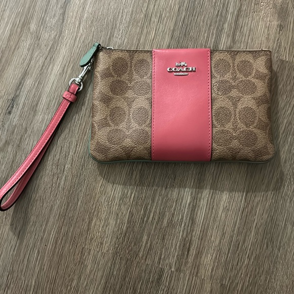 Coach Wristlet with pink Leather & Classic Coach Pattern - Picture 1 of 6